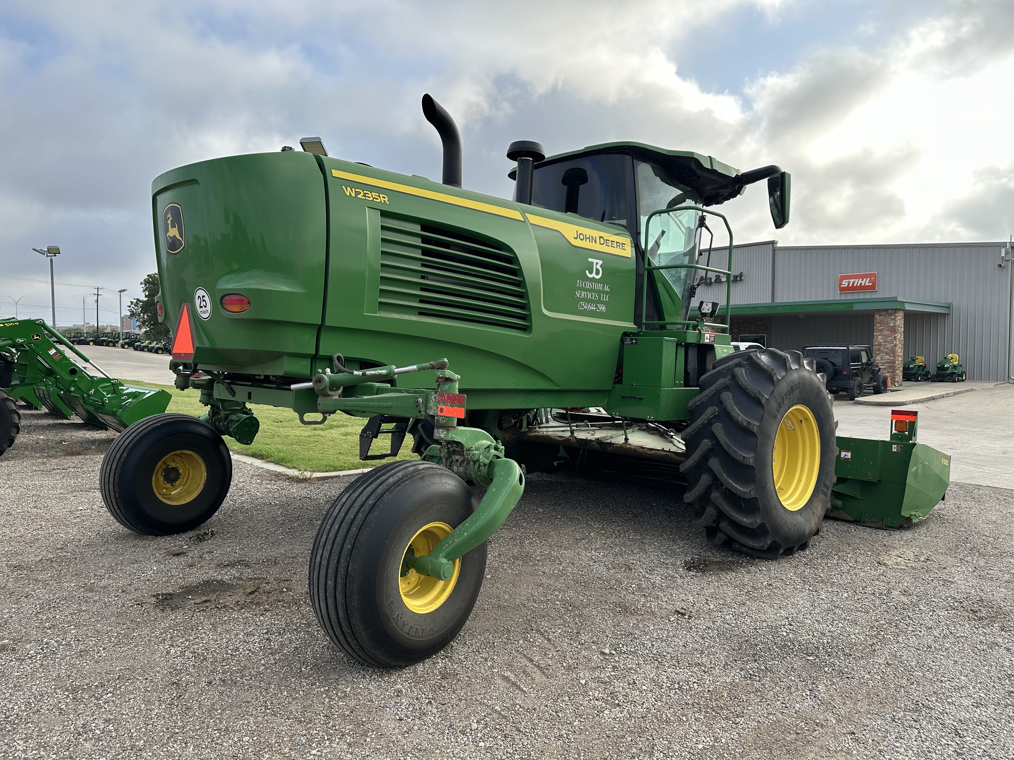 2023 John Deere W235R Image 7