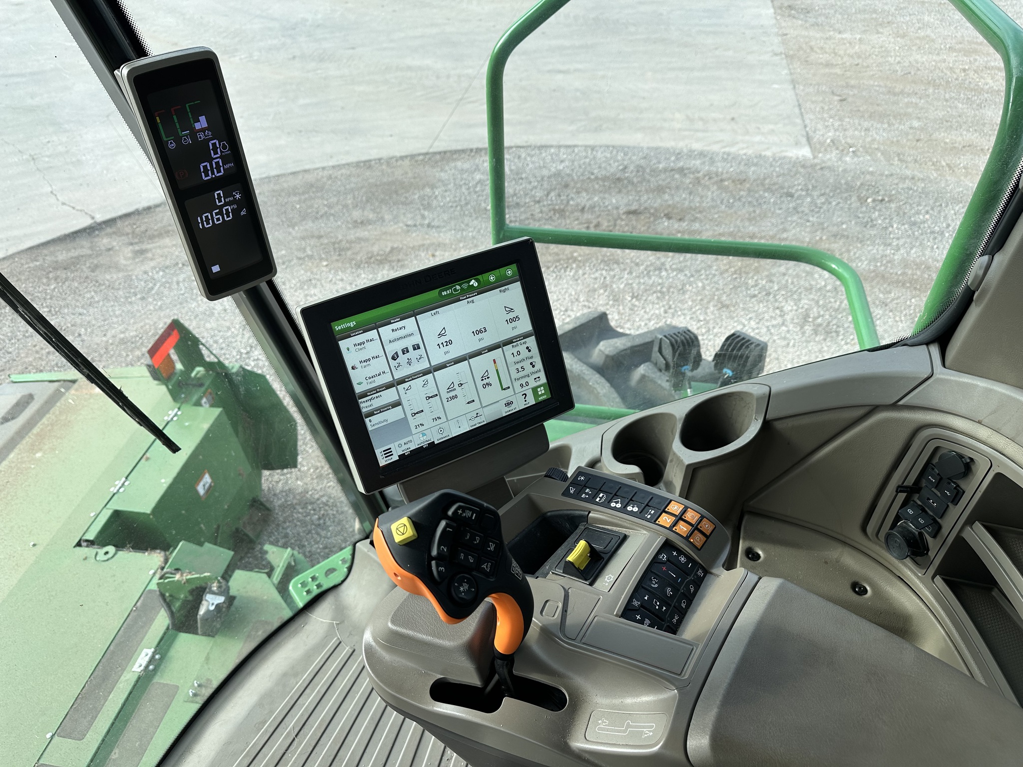 2023 John Deere W235R Image 14