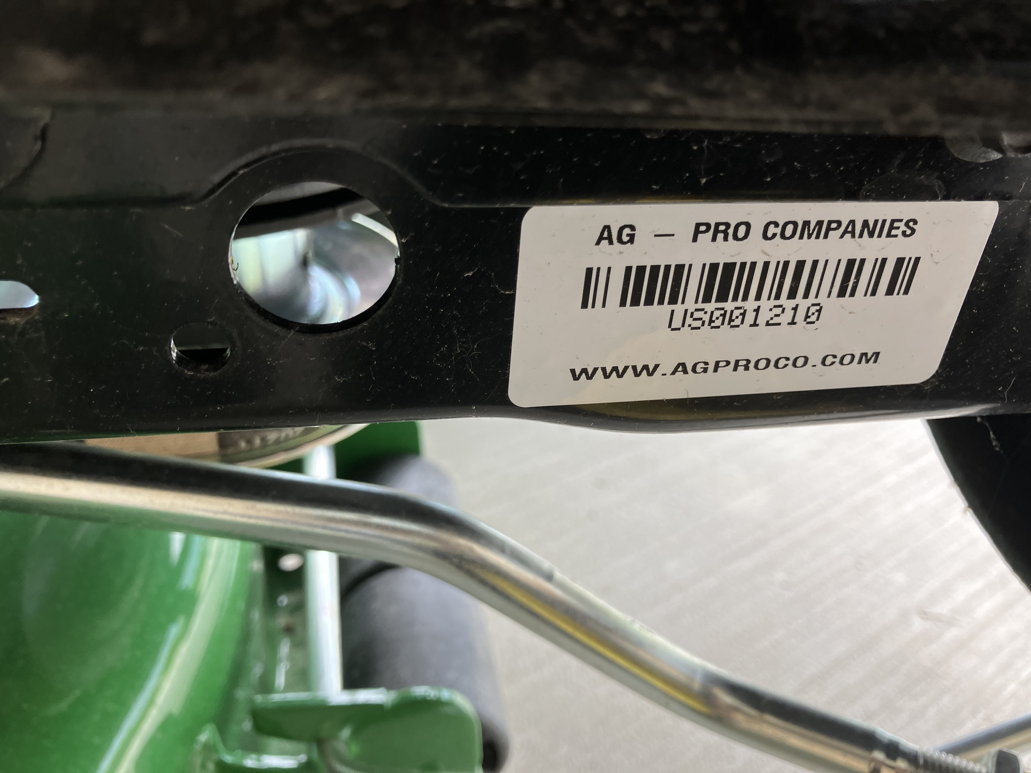 2025 John Deere X350 Image 8