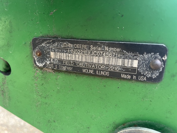 2012 John Deere 2210 - Photo29