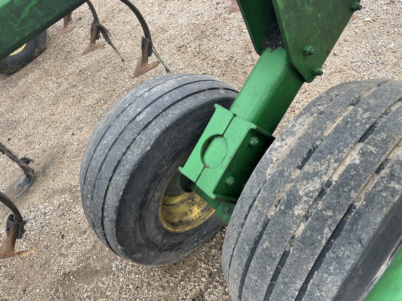 2012 John Deere 2210 - Photo8
