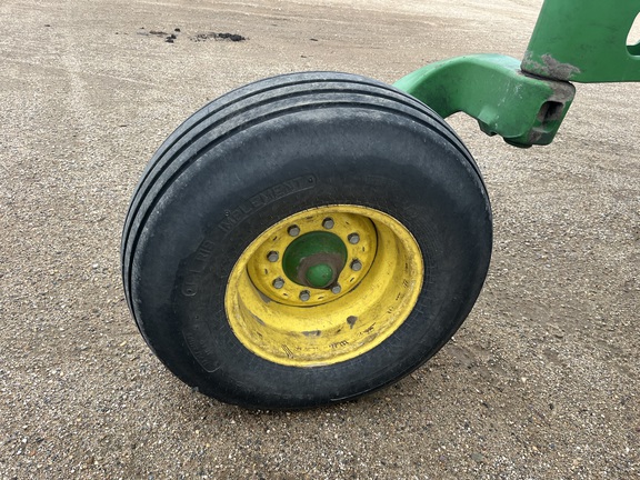 2012 John Deere 2210 - Photo11