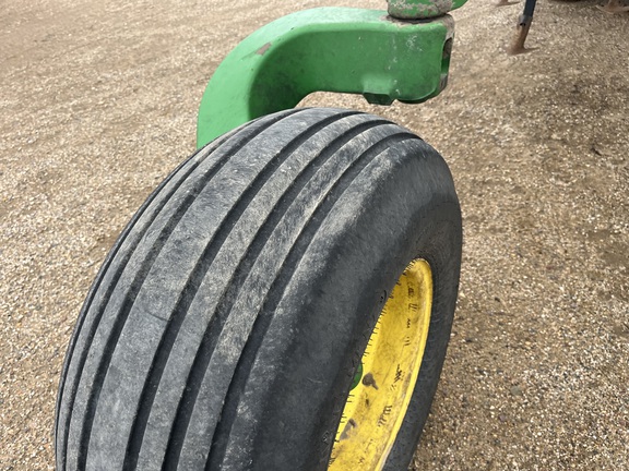 2012 John Deere 2210 - Photo12