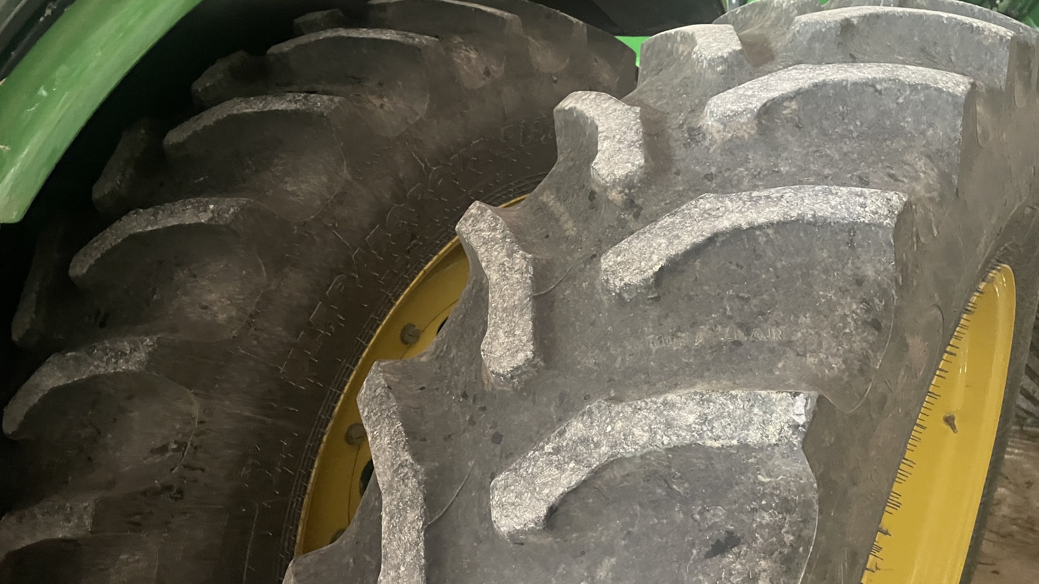 2016 John Deere 8245R Image 28