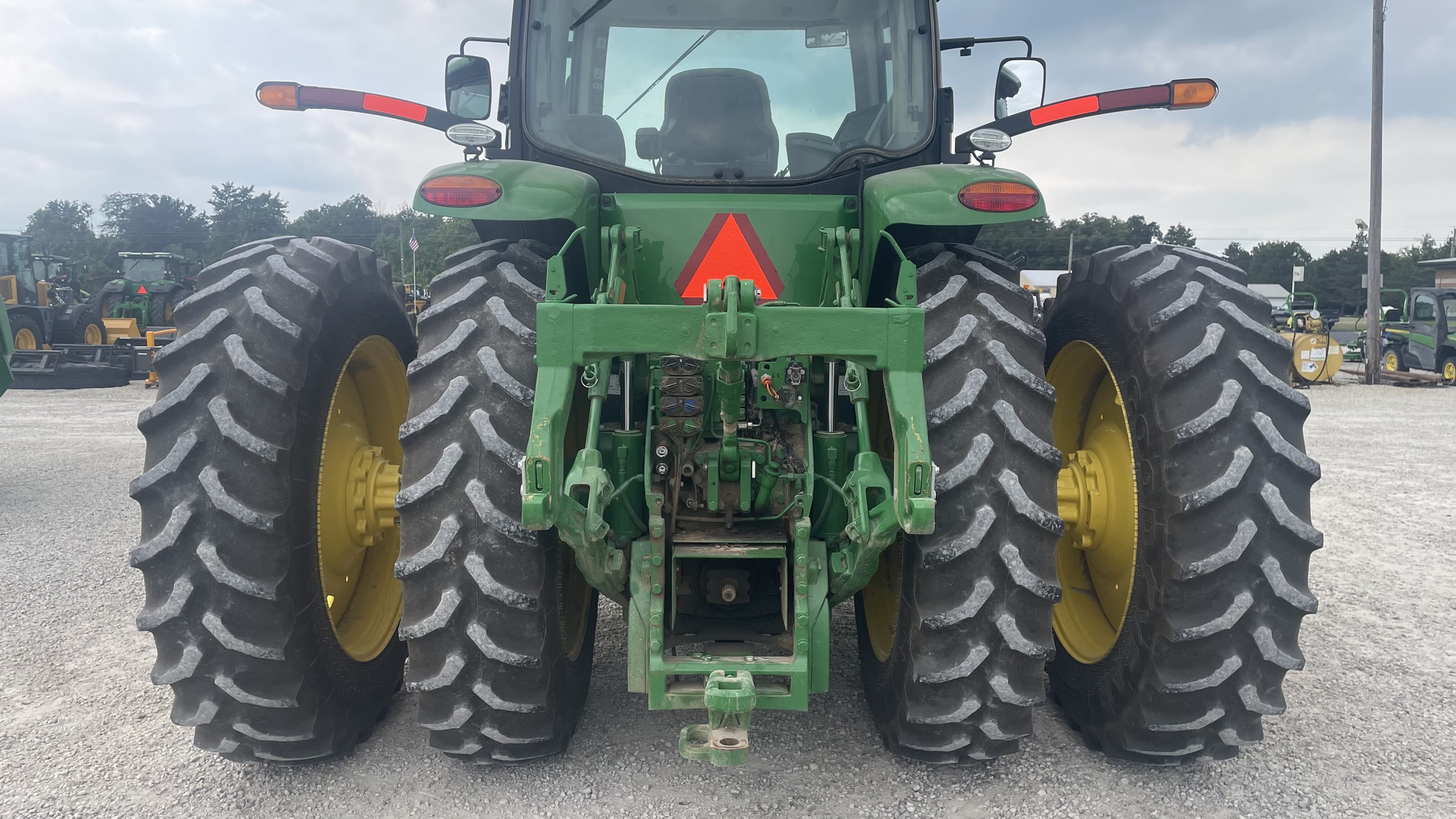2016 John Deere 8245R Image 7