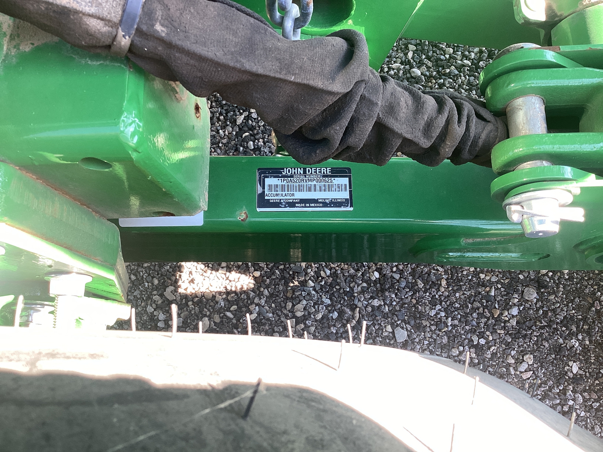 2022 John Deere 560M Image 5