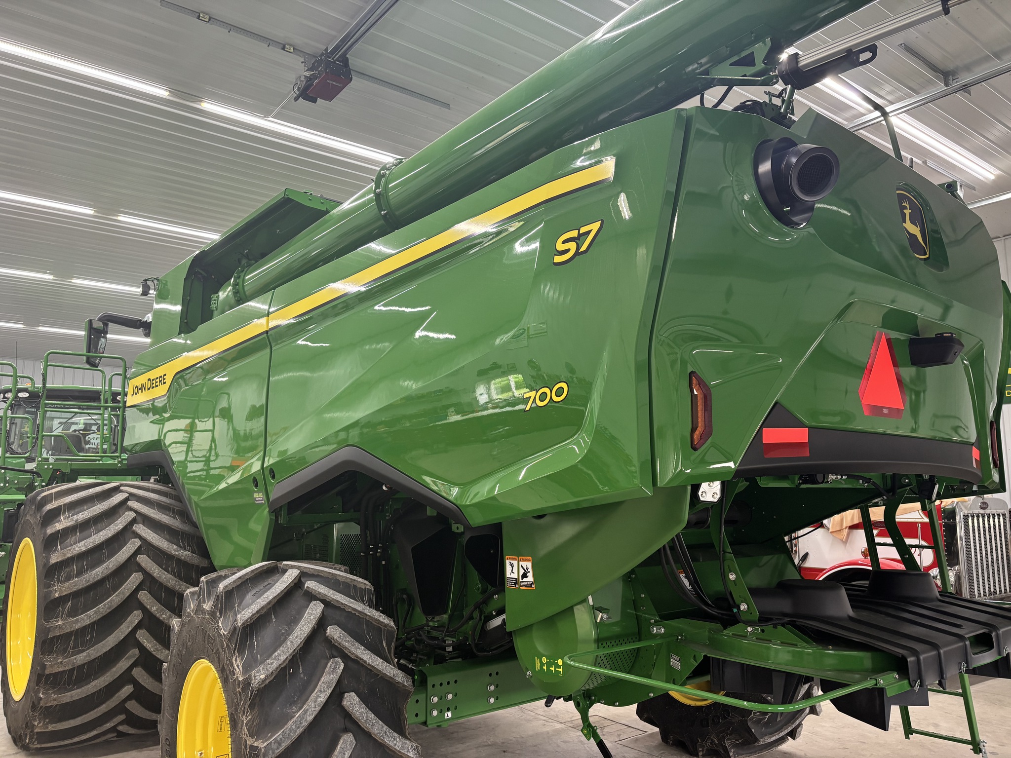 2025 John Deere S7 700 Image 4