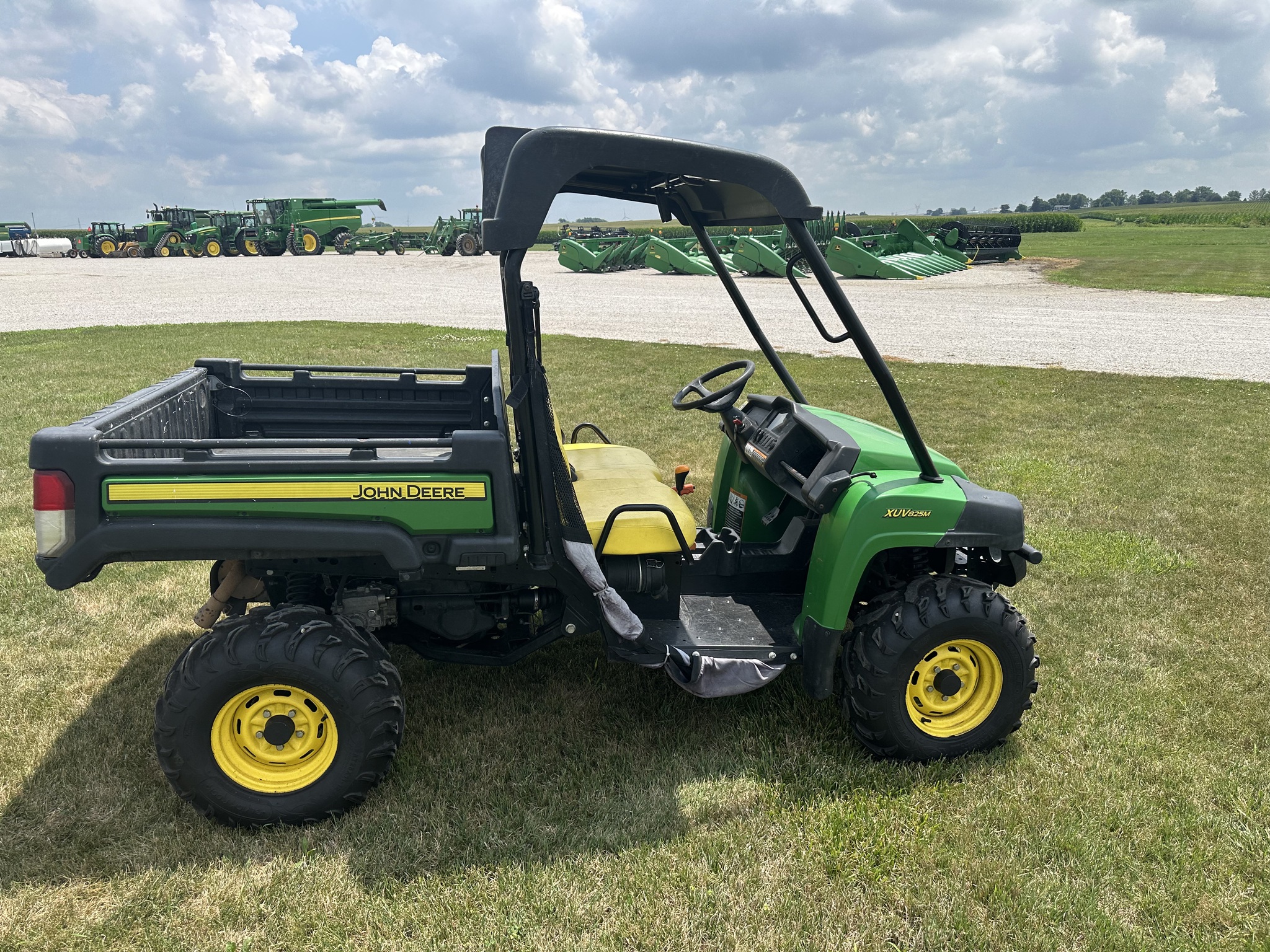  2018 John Deere XUV 825M at Heritage Tractor in Lexington, IL