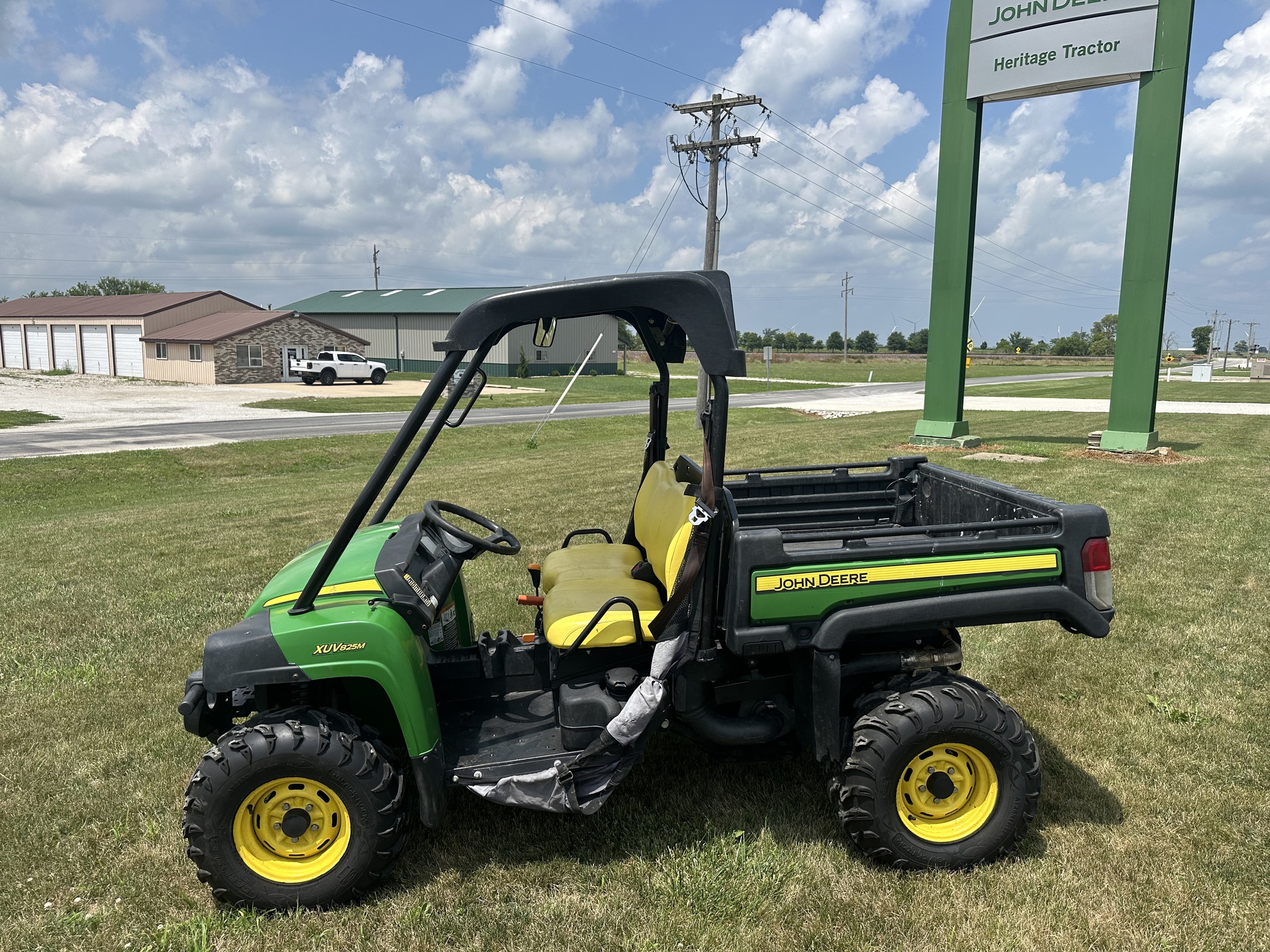  2018 John Deere XUV 825M at Heritage Tractor in Lexington, IL