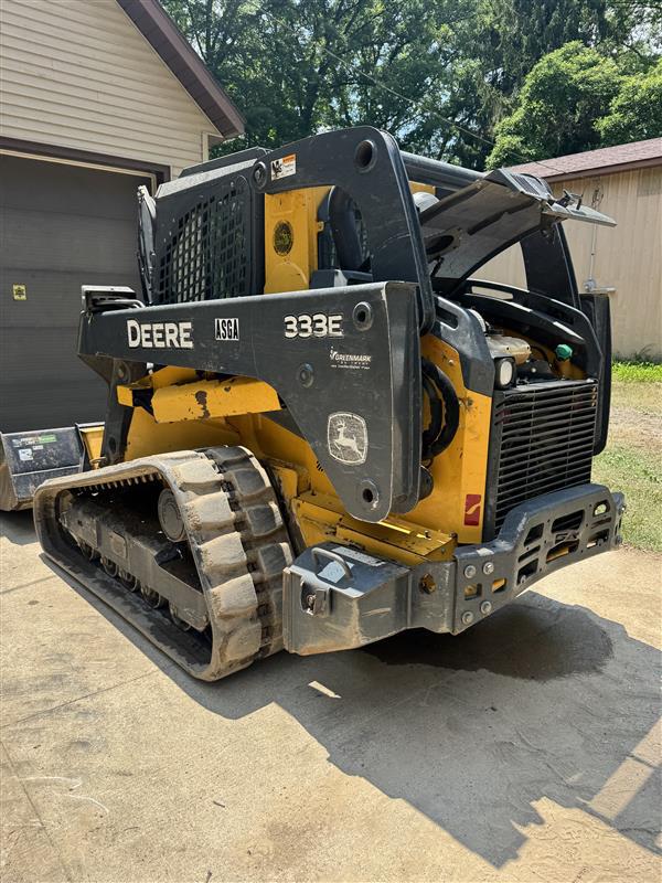 2016 John Deere 333E Image 5