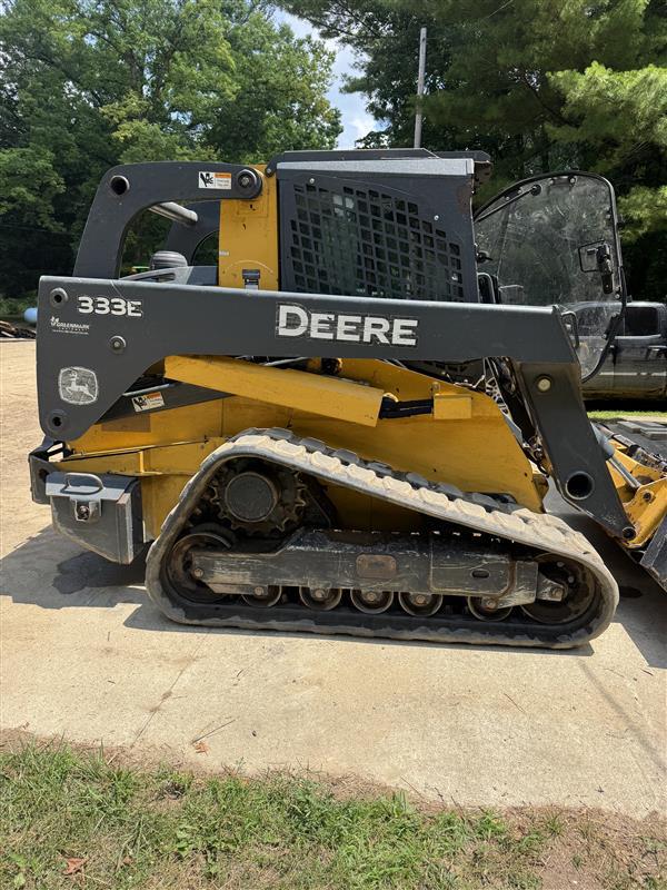 2016 John Deere 333E Image 7