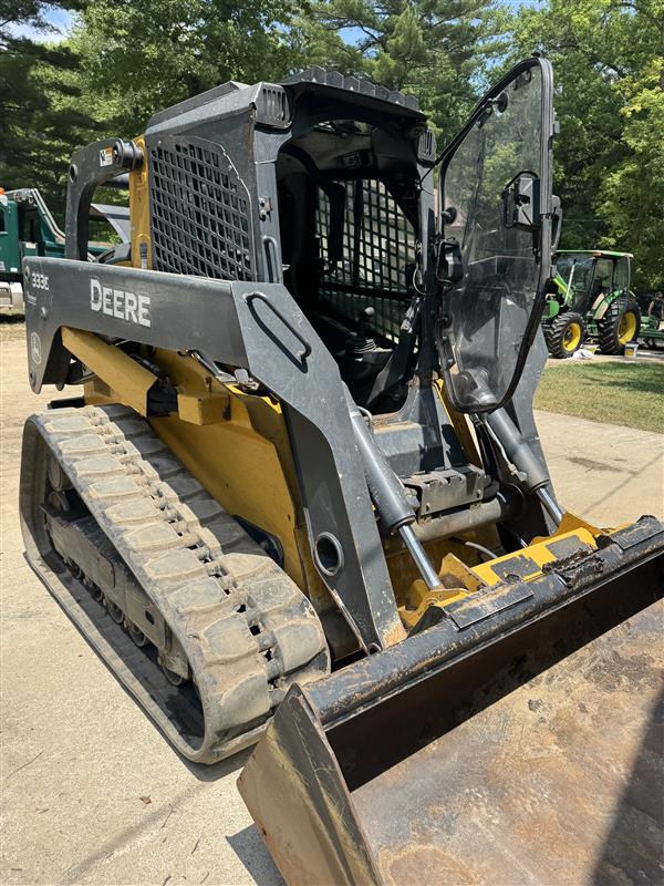 2016 John Deere 333E Image 8