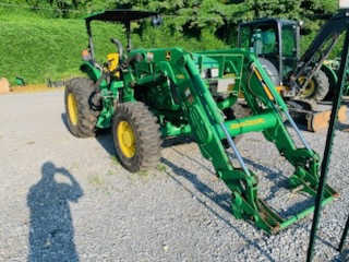 2015 John Deere 5085E