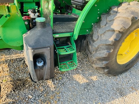 2015 John Deere 5085E