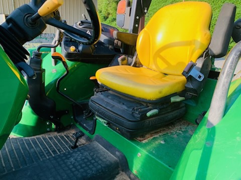 2015 John Deere 5085E