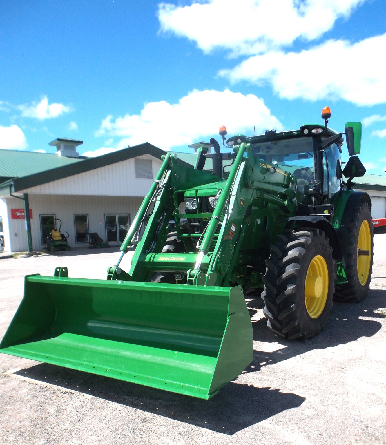 2024 John Deere 6R 155 Image 3