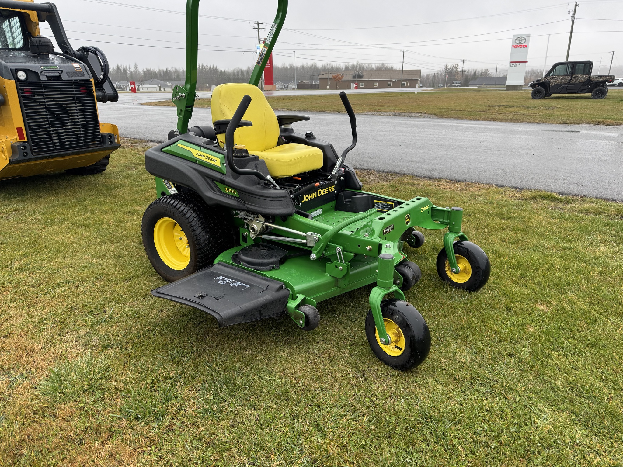 2016 John Deere Z915B Image 6