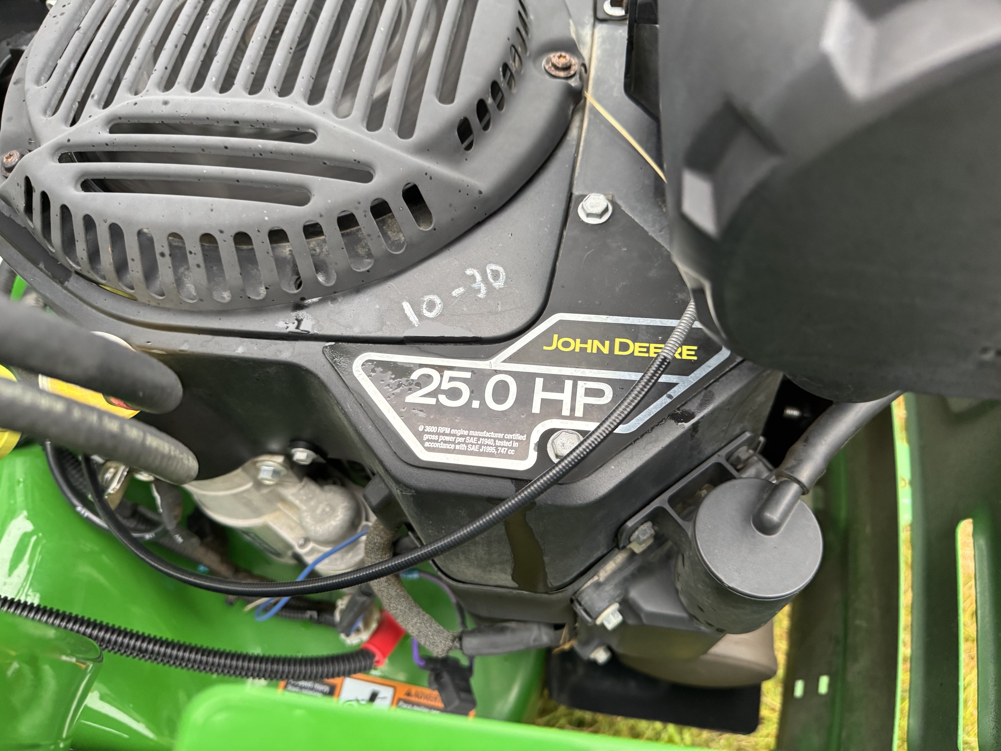 2016 John Deere Z915B Image 10
