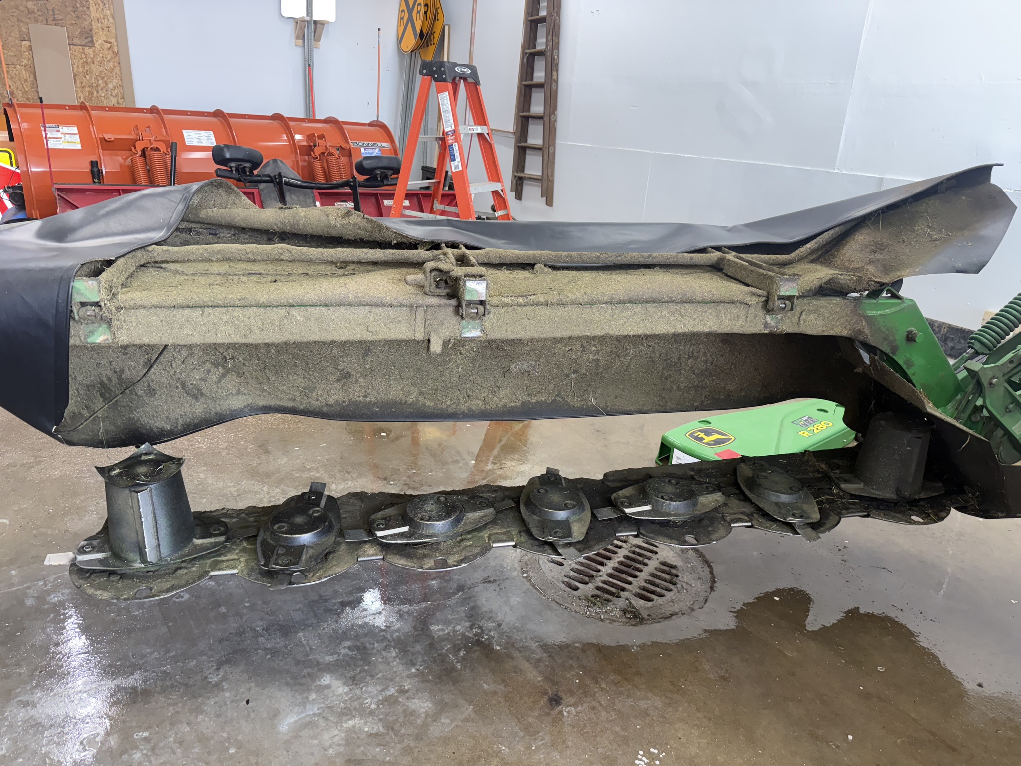2023 John Deere R280 Image 9