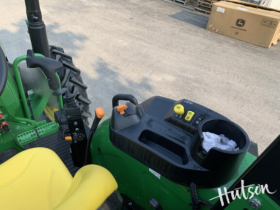 Photo of 2024 John Deere 5060E