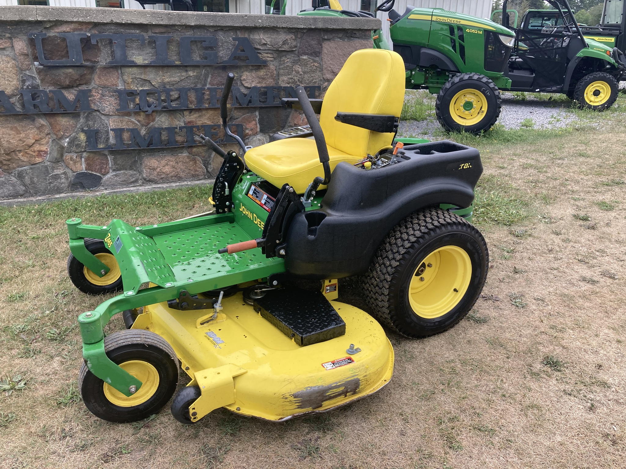 2010 John Deere Z465 Image 1