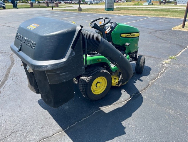 John Deere X304 Image 3