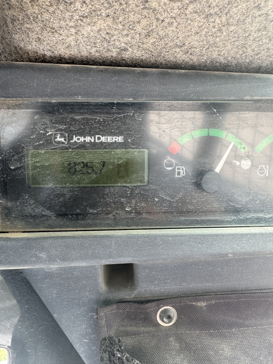 2021 John Deere 325G Image 7