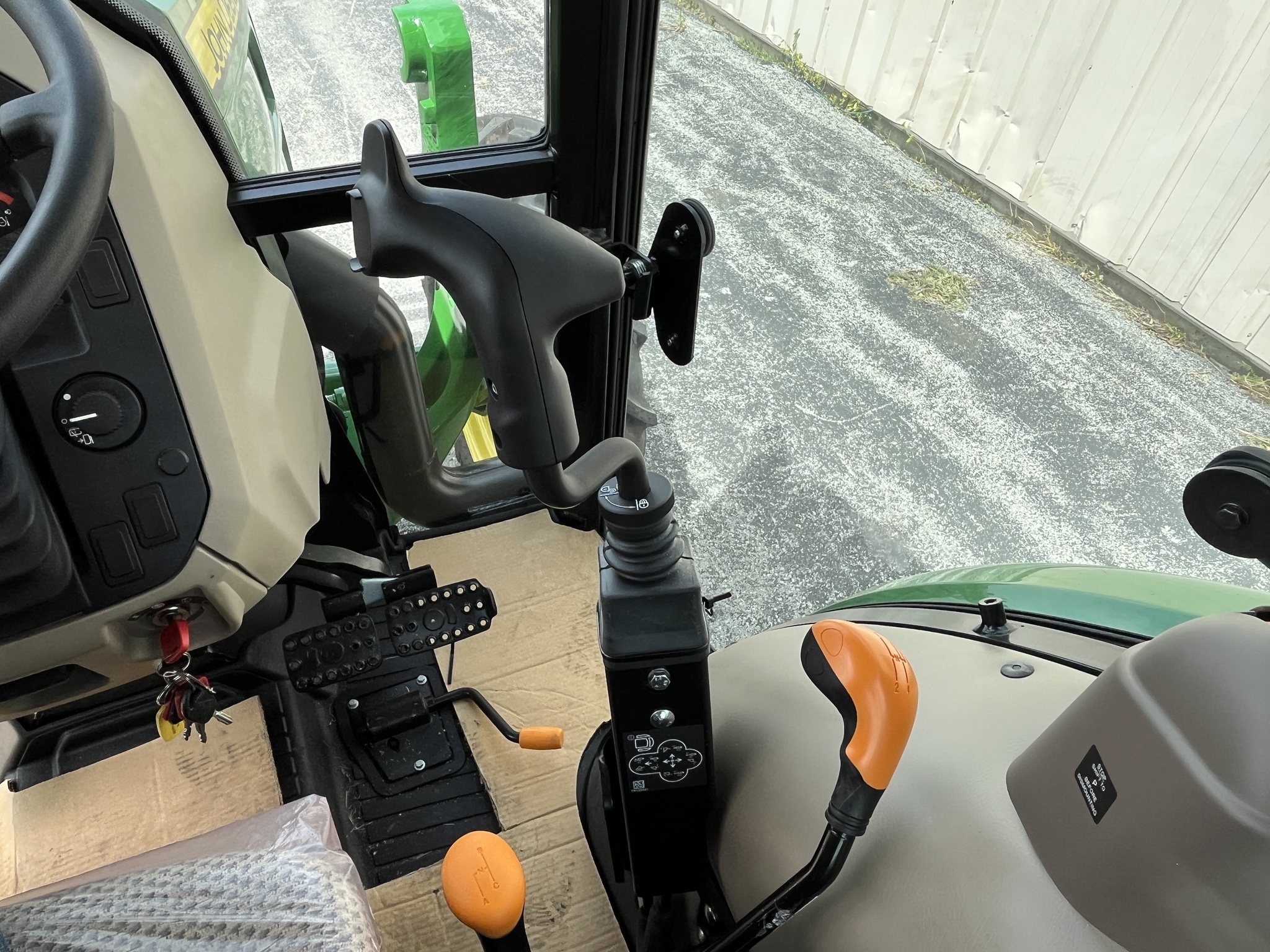  2024 John Deere 5075E at Heritage Tractor in Rogersville, MO