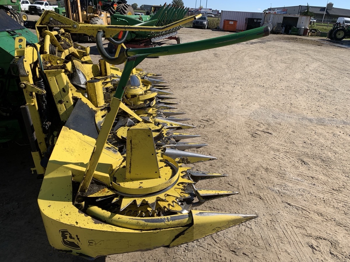 2012 John Deere 345 Image 3