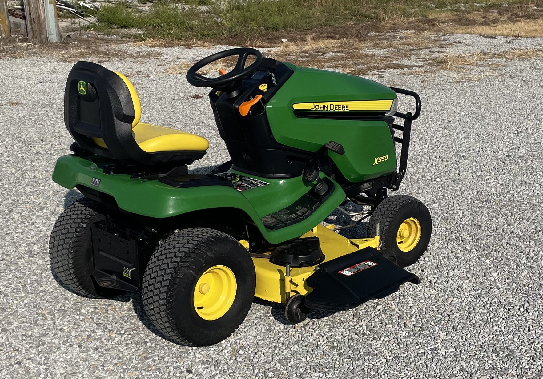 2022 John Deere X350 Image 4