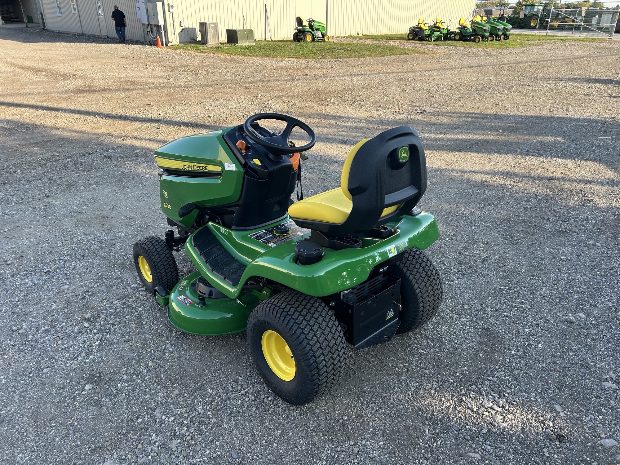2025 John Deere X330 Image 6
