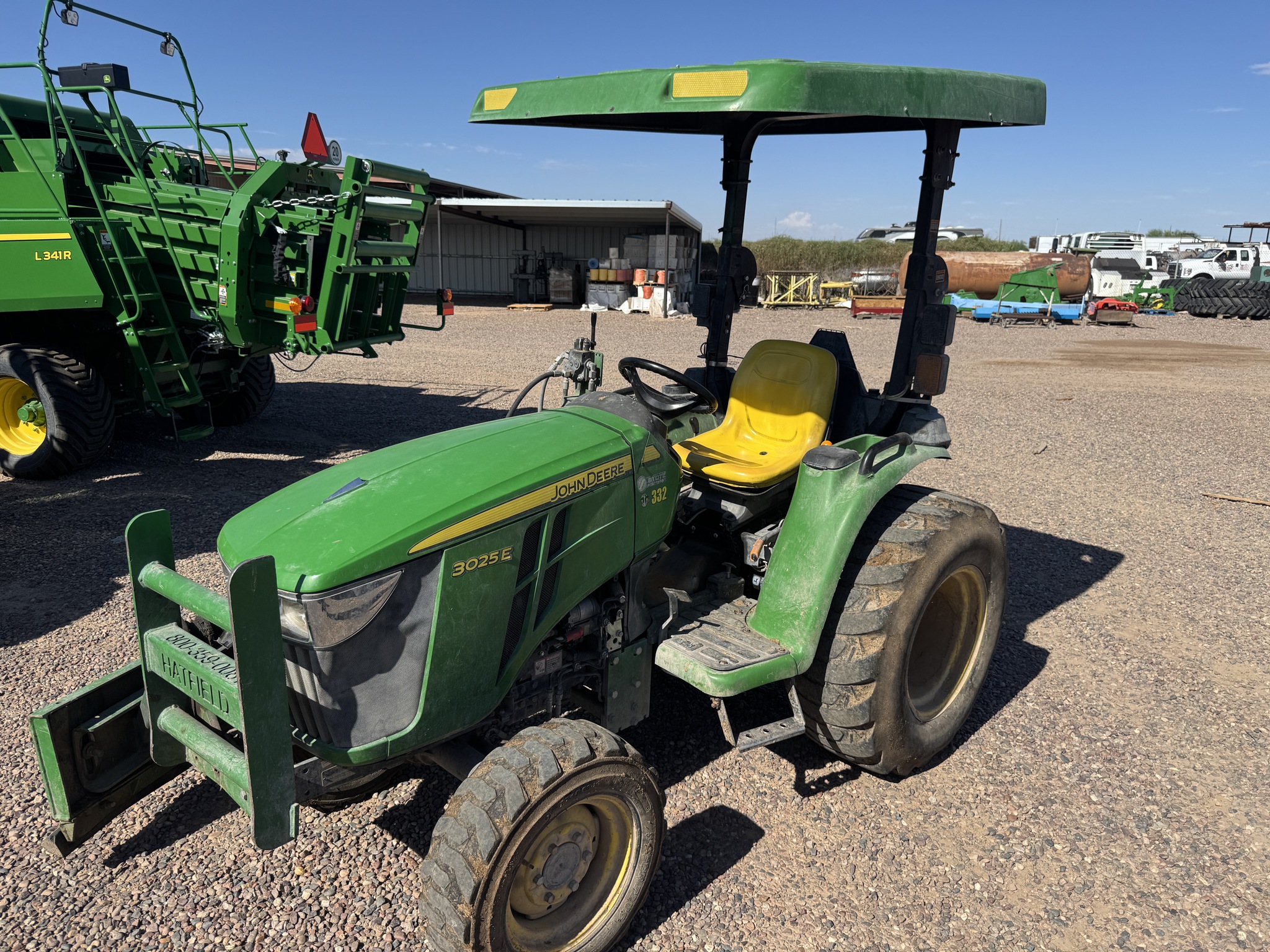 2022 John Deere 3025E Image 3