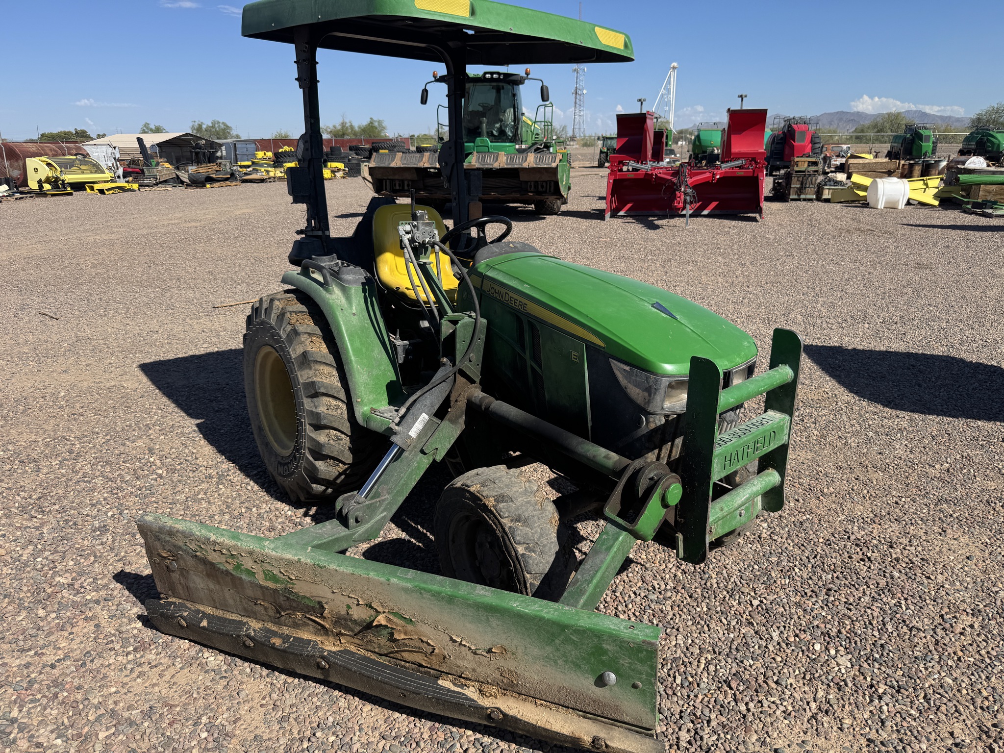 2022 John Deere 3025E Image 1