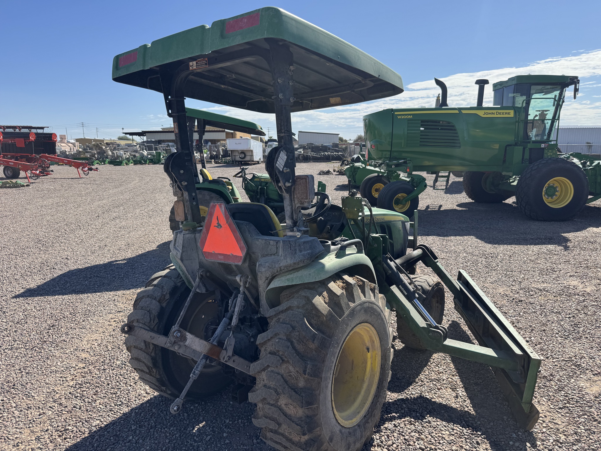 2022 John Deere 3025E Image 6