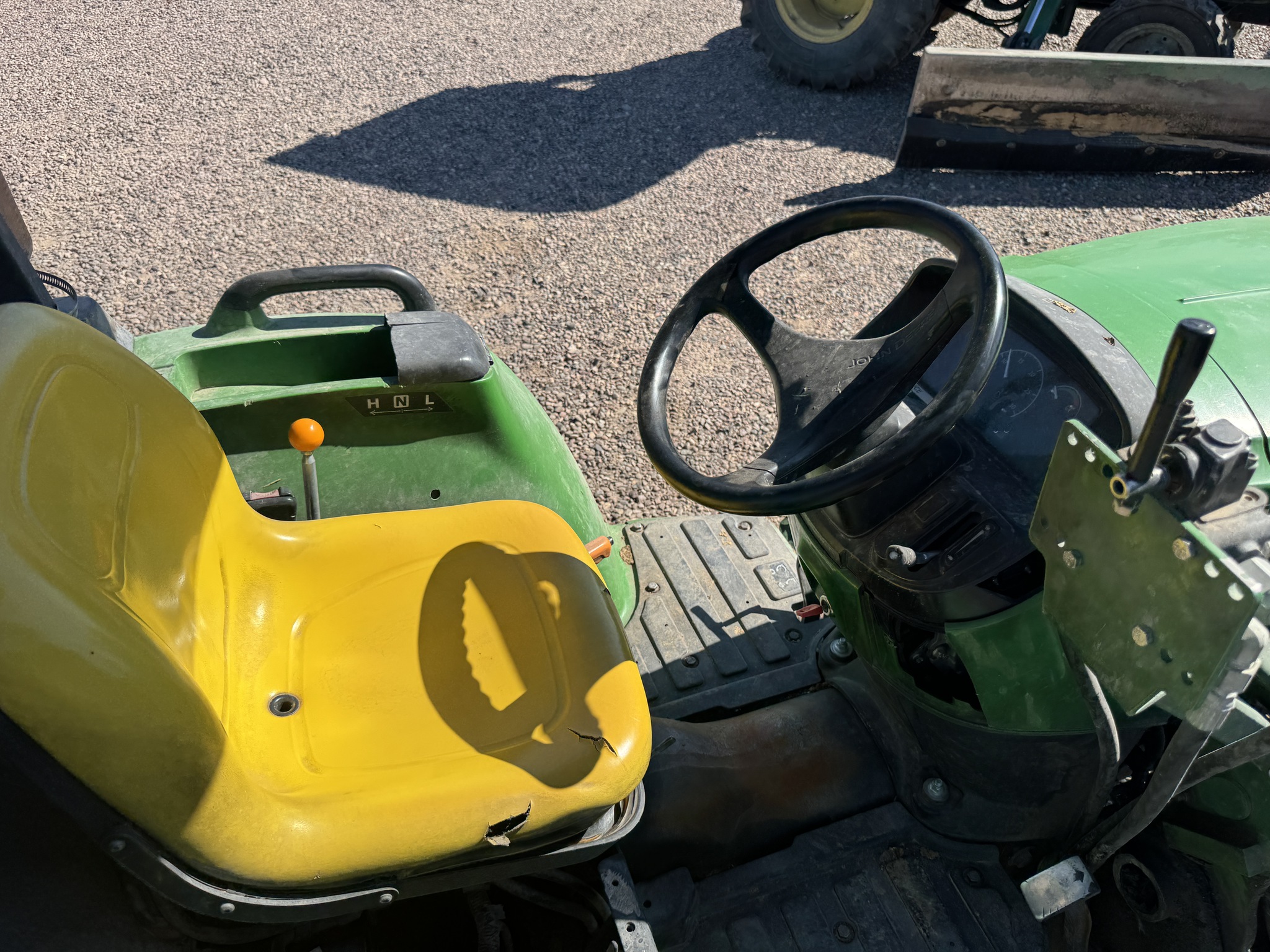 2022 John Deere 3025E Image 8