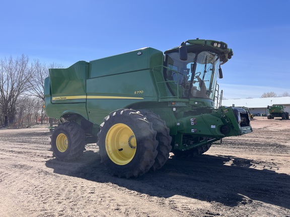  John Deere S770