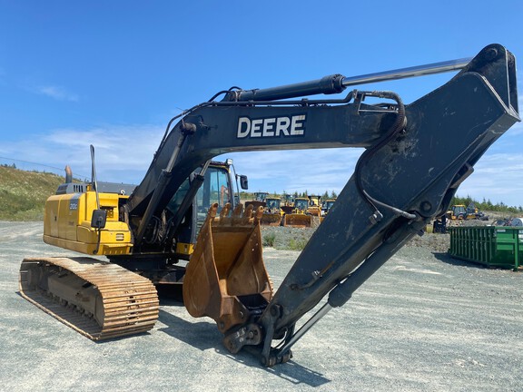 2016 John Deere 210G LC