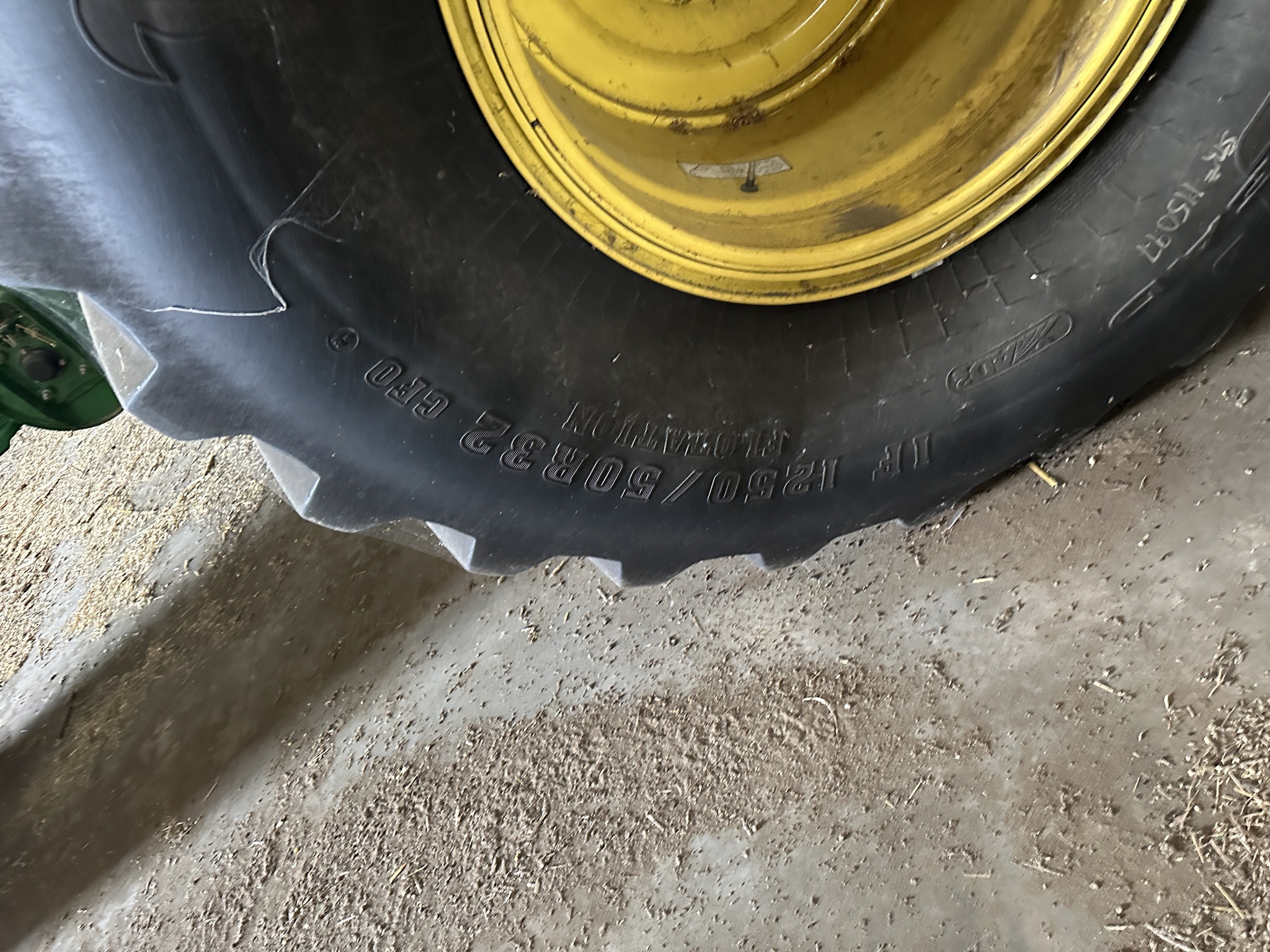 2015 John Deere S670 Image 8