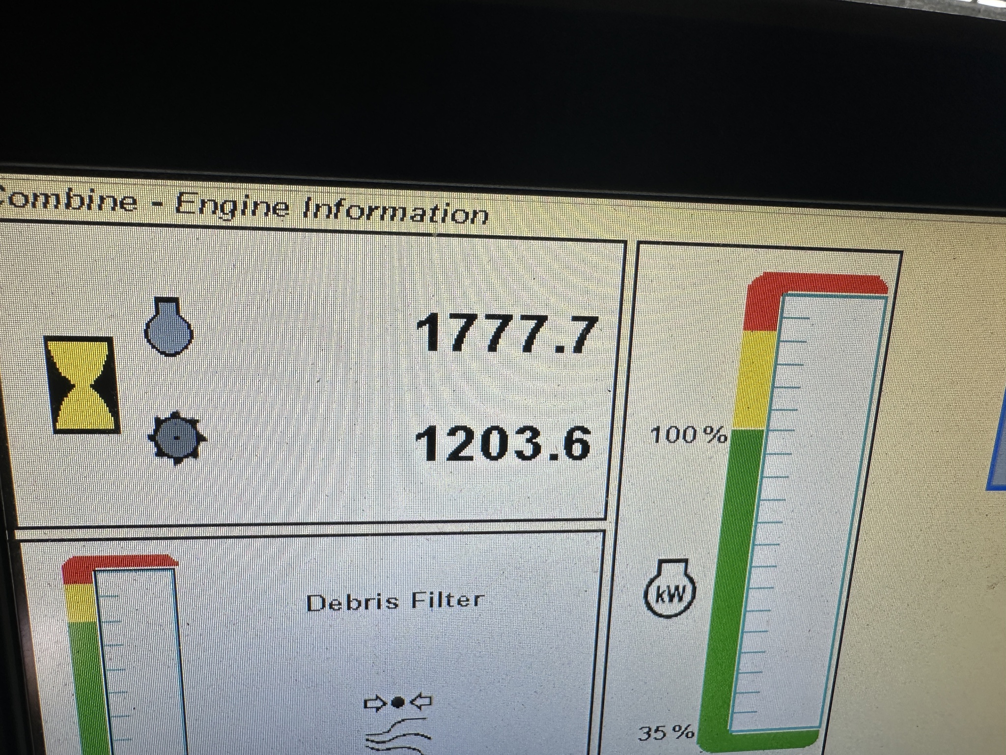 2015 John Deere S670 Image 10