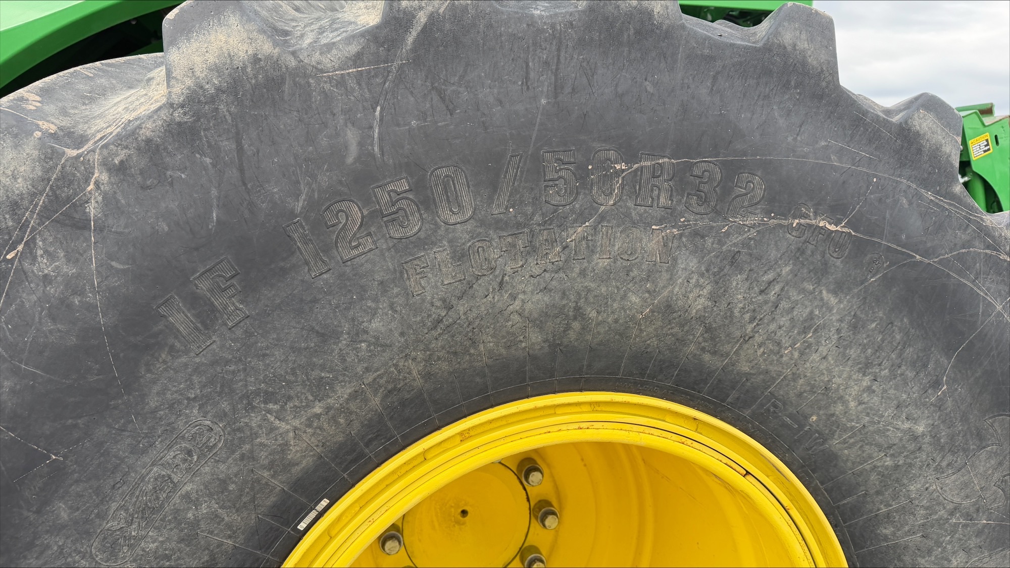 2015 John Deere S670 Image 14