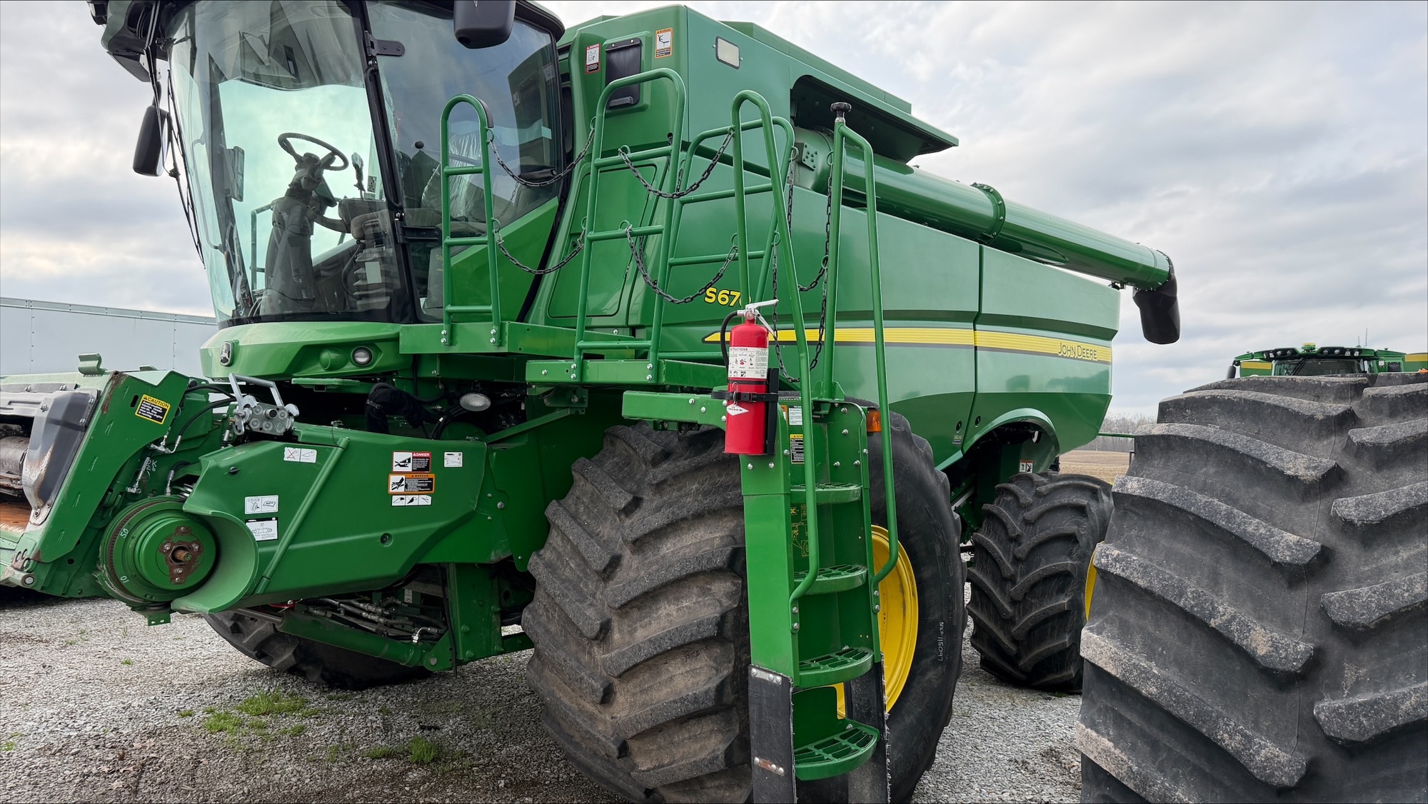 2015 John Deere S670 Image 8