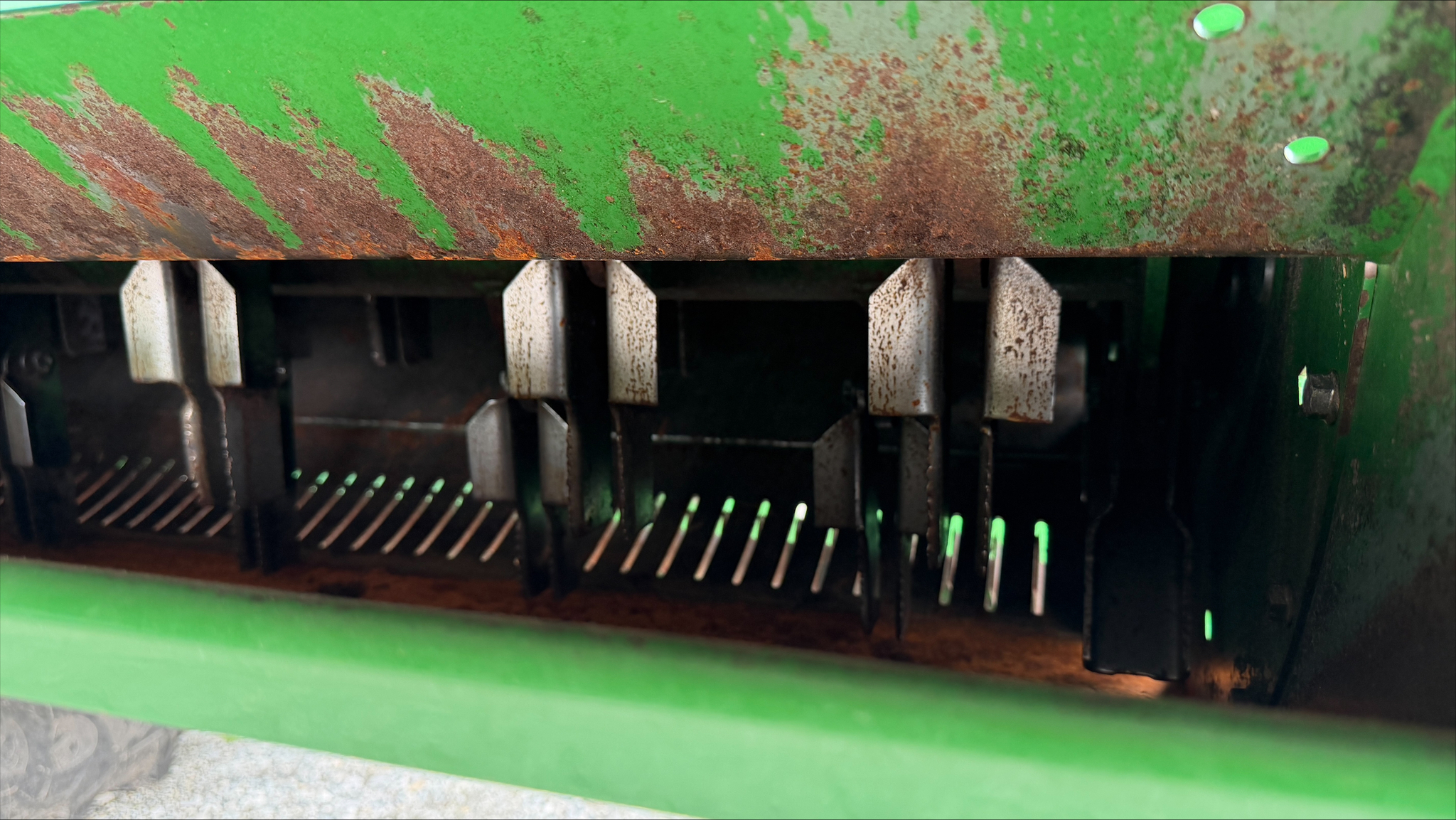 2015 John Deere S670 Image 19