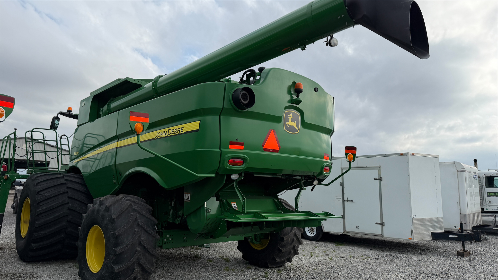 2015 John Deere S670 Image 11