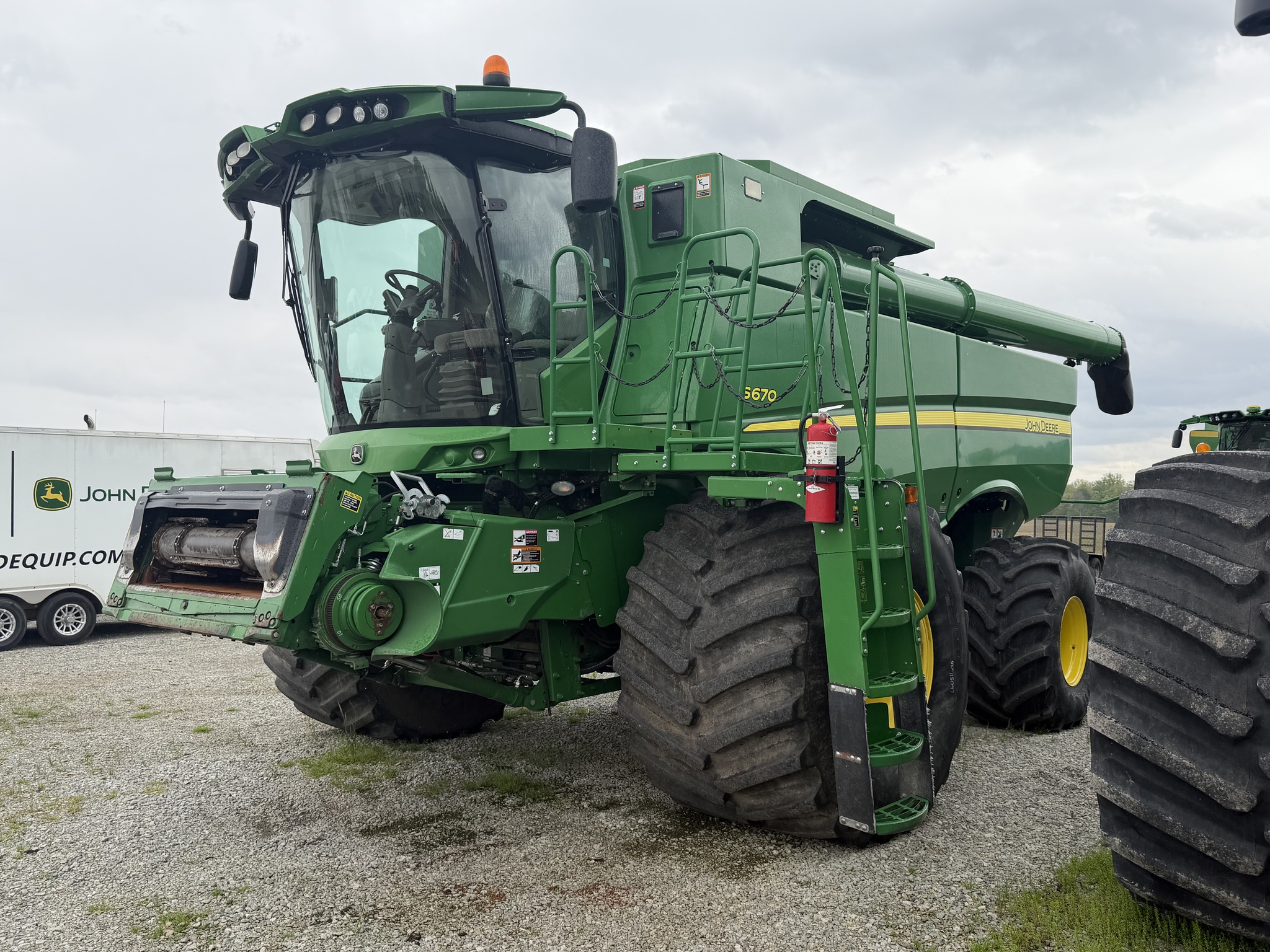 2015 John Deere S670 Image 1