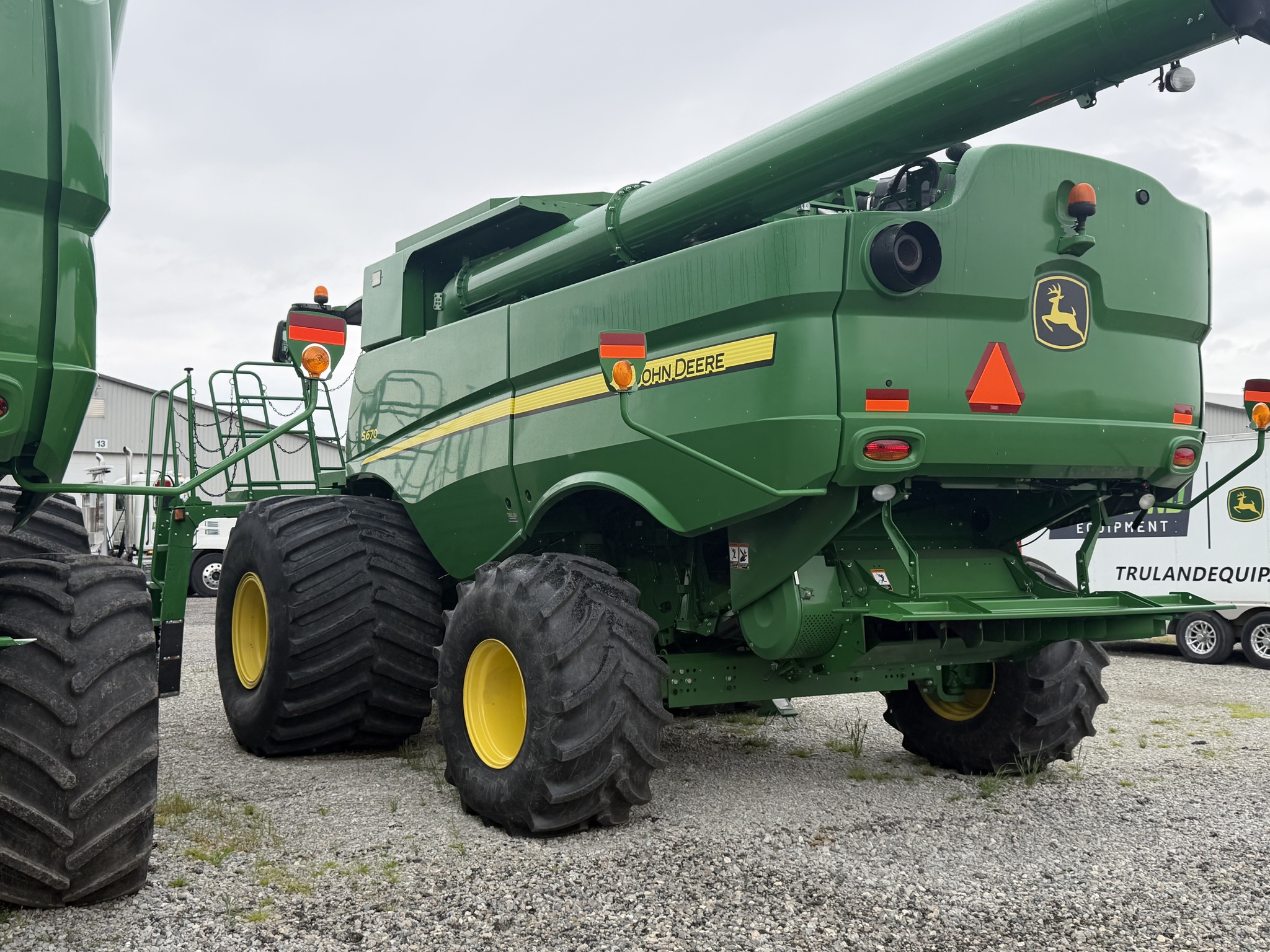 2015 John Deere S670 Image 5