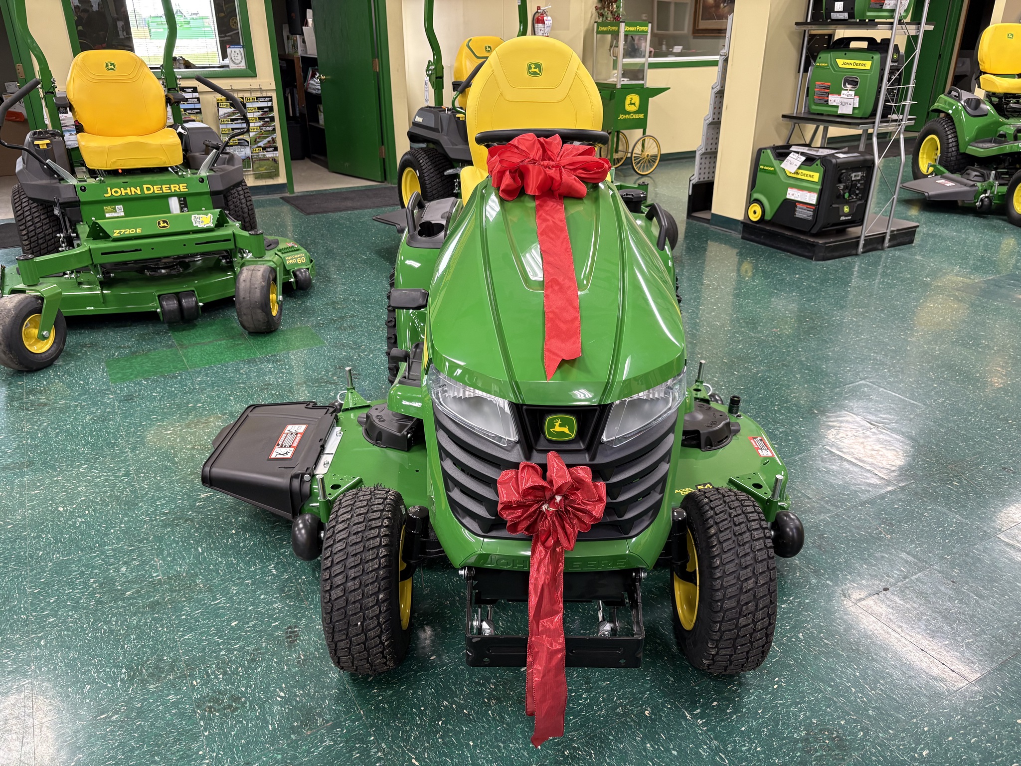 2025 John Deere X590 Image 8