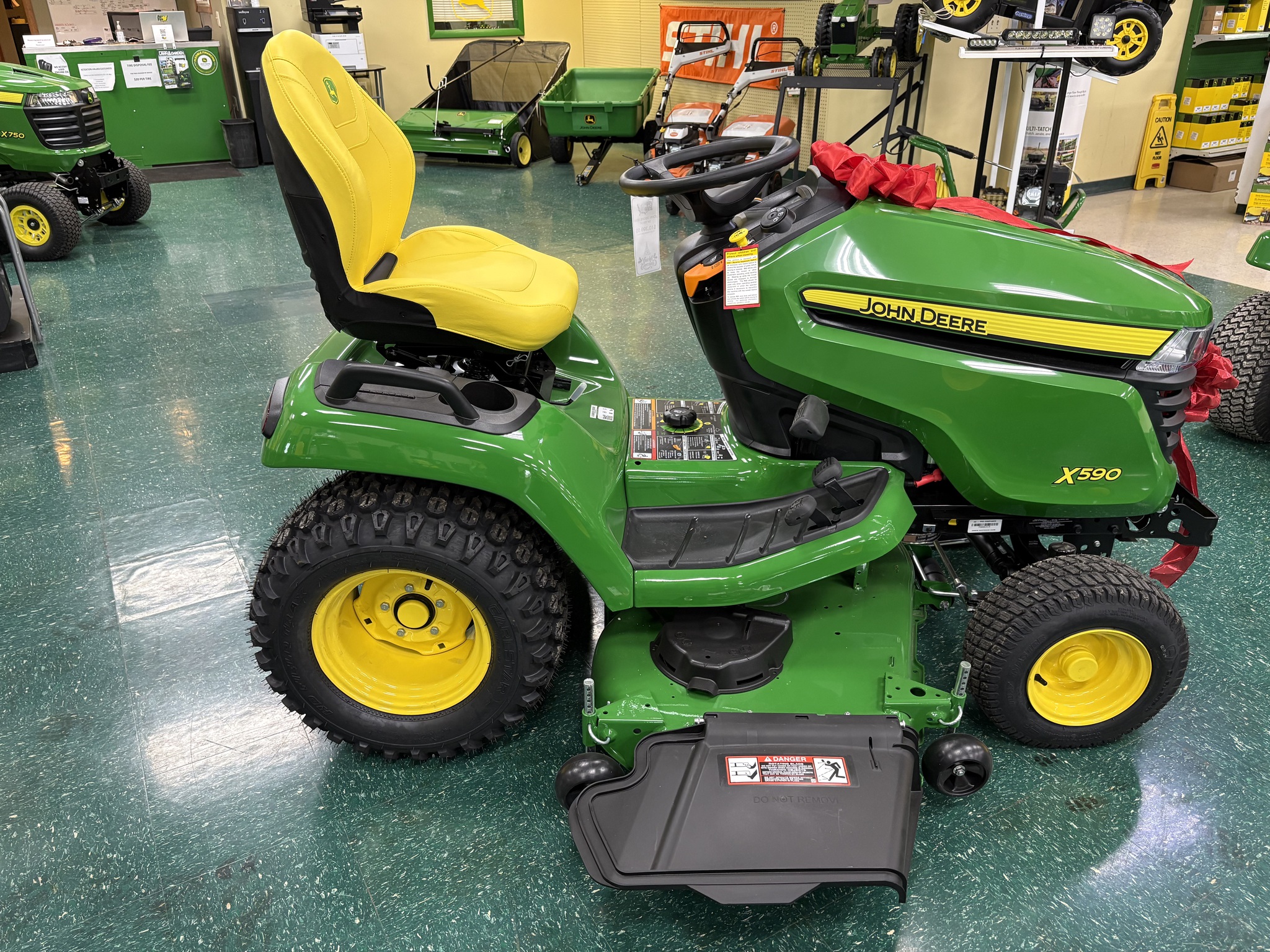 2025 John Deere X590 Image 2