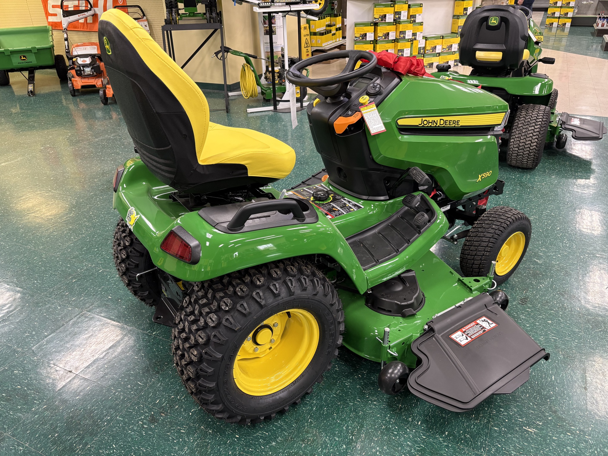 2025 John Deere X590 Image 3