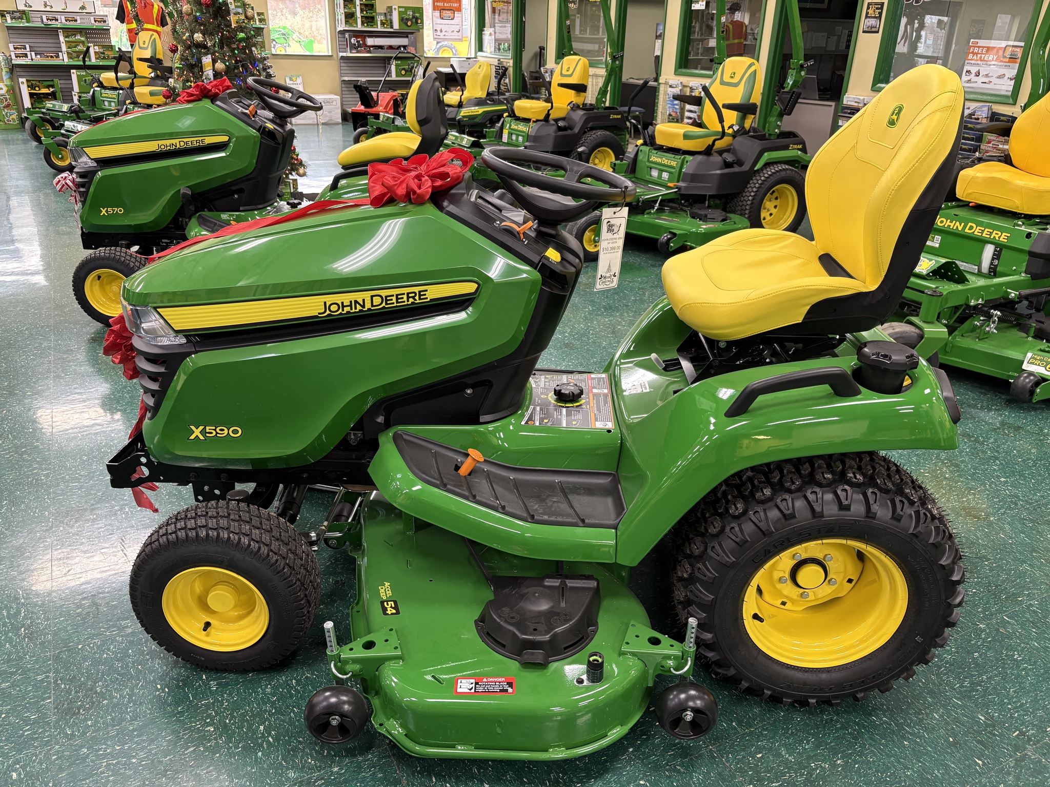 2025 John Deere X590 Image 6