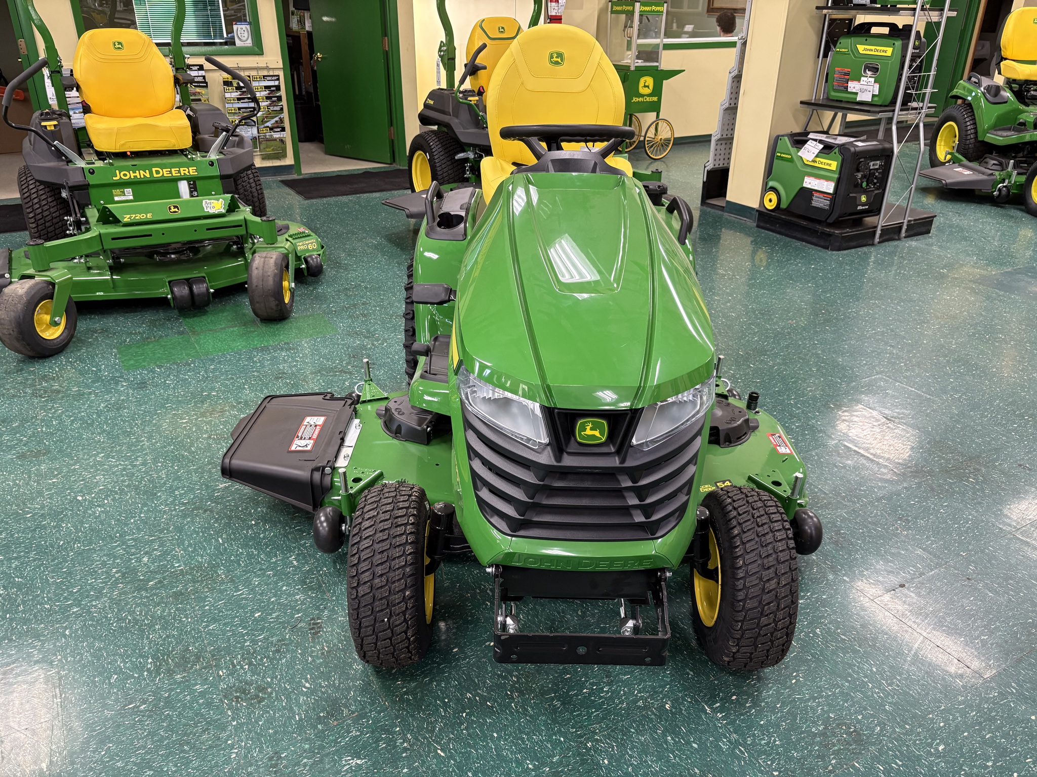 2025 John Deere X590 Image 8